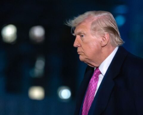 ‘Iran doesn’t want Hormuz closed’, Trump quotes Strong Earnings, now angry