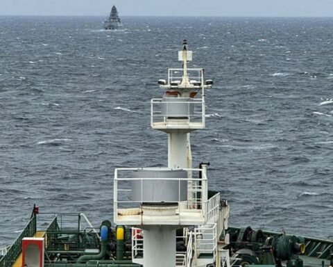 America has controlled the Iranian ship in the Strait of Hormuz, what will happen now?