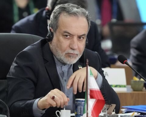 Iran’s foreign minister will go to Pakistan, will talk with America?