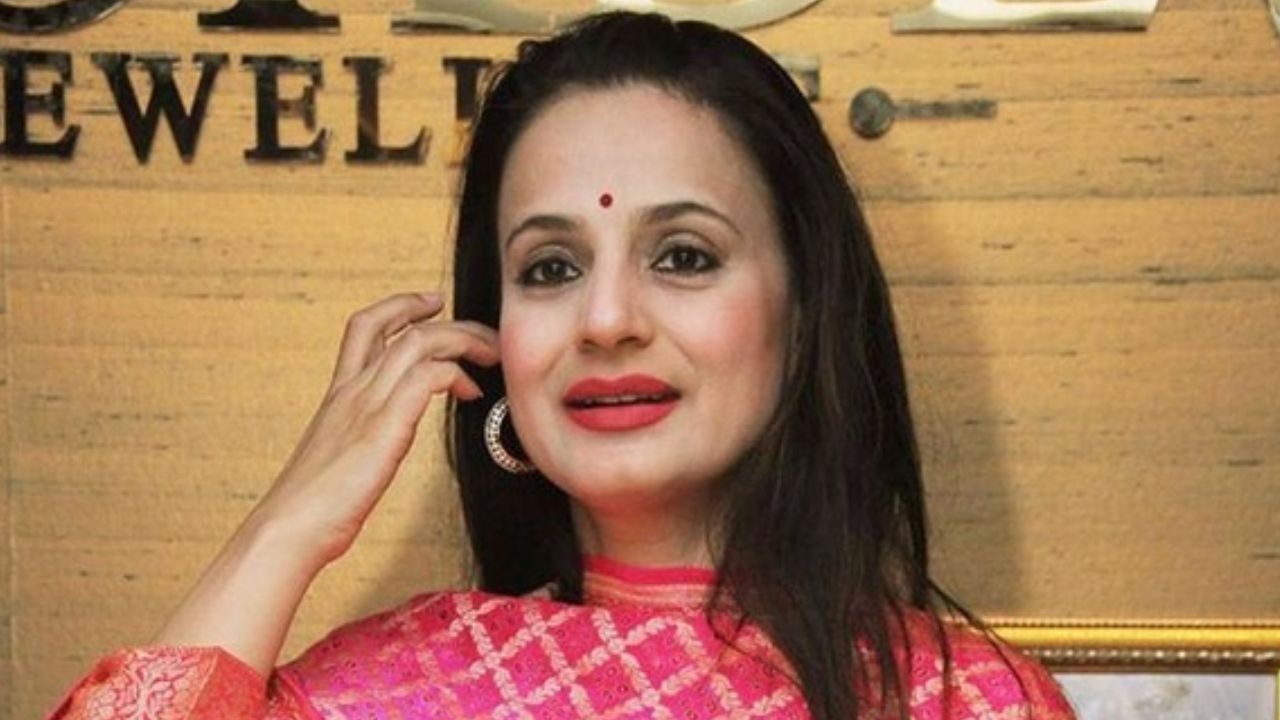 Ameesha exposes young actresses, says how the game of money and fake PR works?
