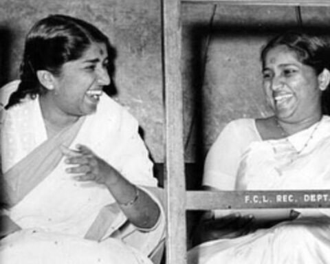 Why did Lata Mangeshkar and Asha Bhosle always wear white sarees? I told the reason myself