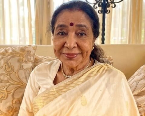 Let's know some known and unknown things about asha bhosle which very few people know.