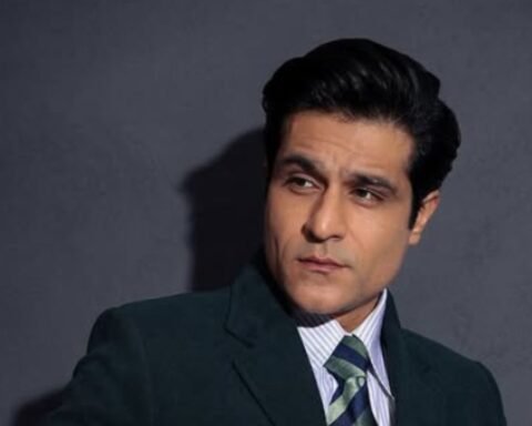 From Sadeep Bhaiyya of 'Aakankshio' to Arun of 'Chiraiya', everyone has grabbed the limelight in negative roles.