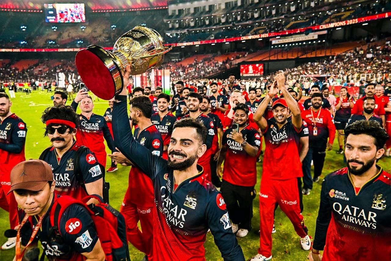 Virat kohli celebrating after leading rcb to ipl final victory against gujarat titans